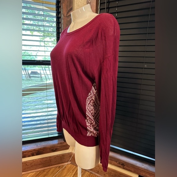 EUC Skies are Blue Top Womens Large Maroon Bandana Mixed Print Boho Popover Knit - Picture 3 of 6